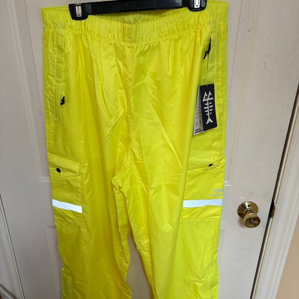 NEW Bassdash Waterproof Rain Pants – Men's XL (Size 34) Price: $40
